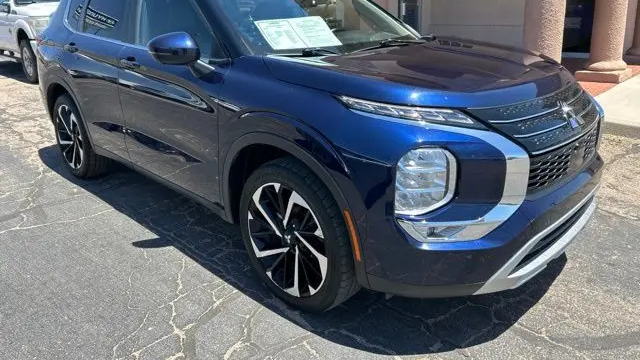 Preowned 2024 Mitsubishi Outlander SE for Sale