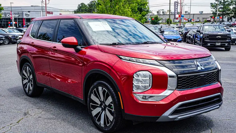 2025 Mitsubishi Outlander SE
