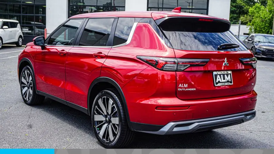 2025 Mitsubishi Outlander SE