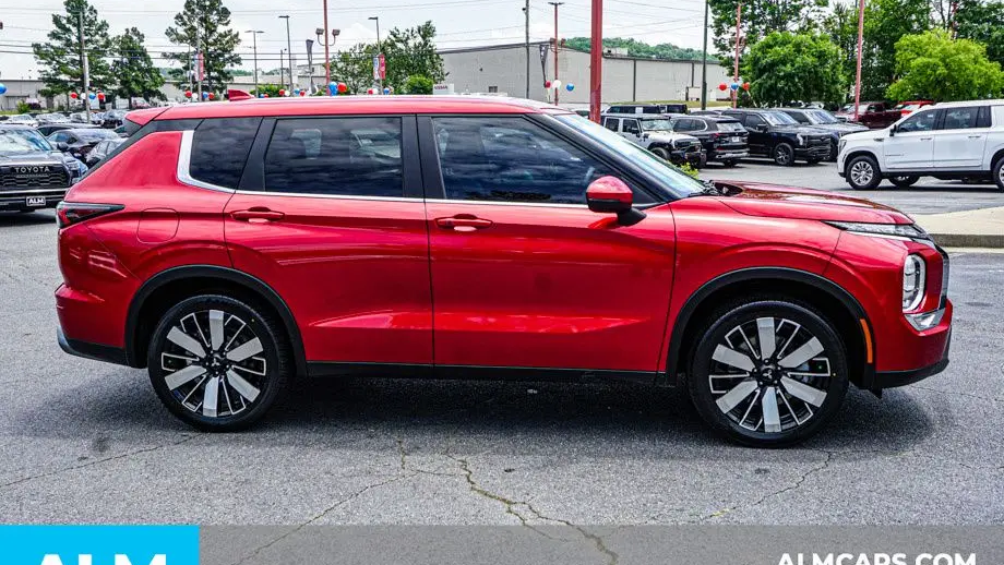 2025 Mitsubishi Outlander SE
