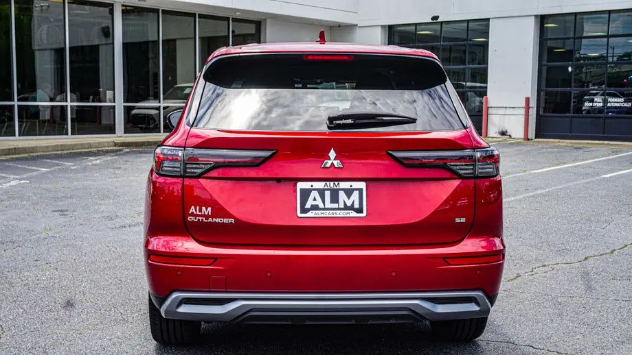 2025 Mitsubishi Outlander SE