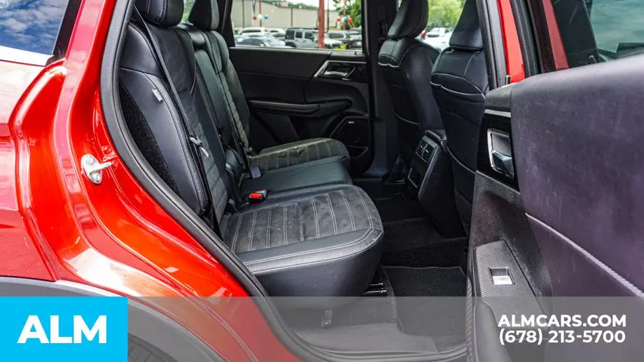 2025 Mitsubishi Outlander SE