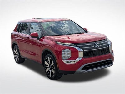 Photo of a 2025 Mitsubishi Outlander SE 4DR SUV for sale