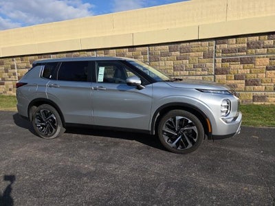 Photo of a 2024 Mitsubishi Outlander SE 4DR SUV for sale