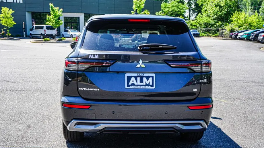 2025 Mitsubishi Outlander SE