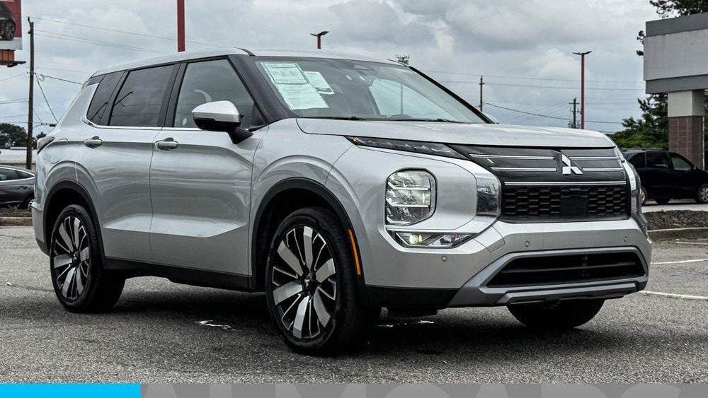 2025 Mitsubishi Outlander SE