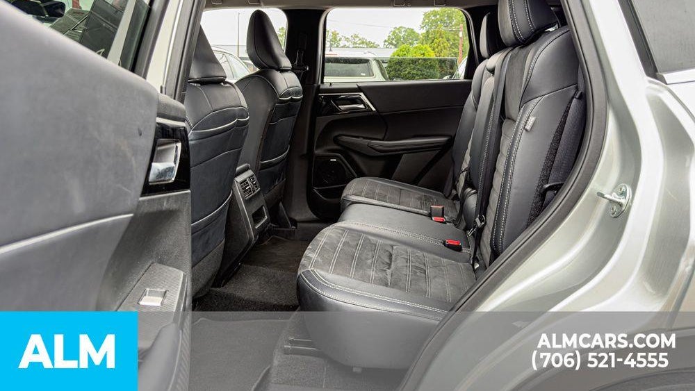 2025 Mitsubishi Outlander SE