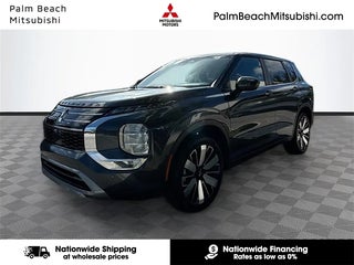 2025 Mitsubishi Outlander with Graphite Gray Exterior