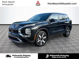 2025 Mitsubishi Outlander with Black Diamond Exterior