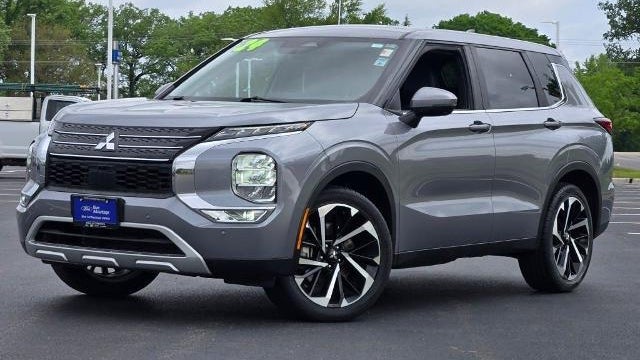 Preowned 2024 Mitsubishi Outlander SE for Sale