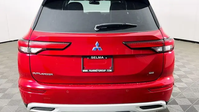 2024 Mitsubishi Outlander SE