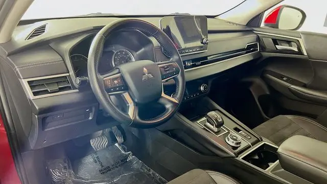 2024 Mitsubishi Outlander SE