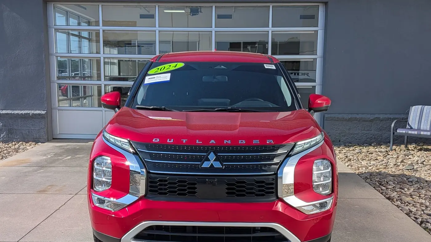 2024 Mitsubishi Outlander SE