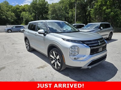 Photo of a 2025 Mitsubishi Outlander SE 4DR SUV for sale