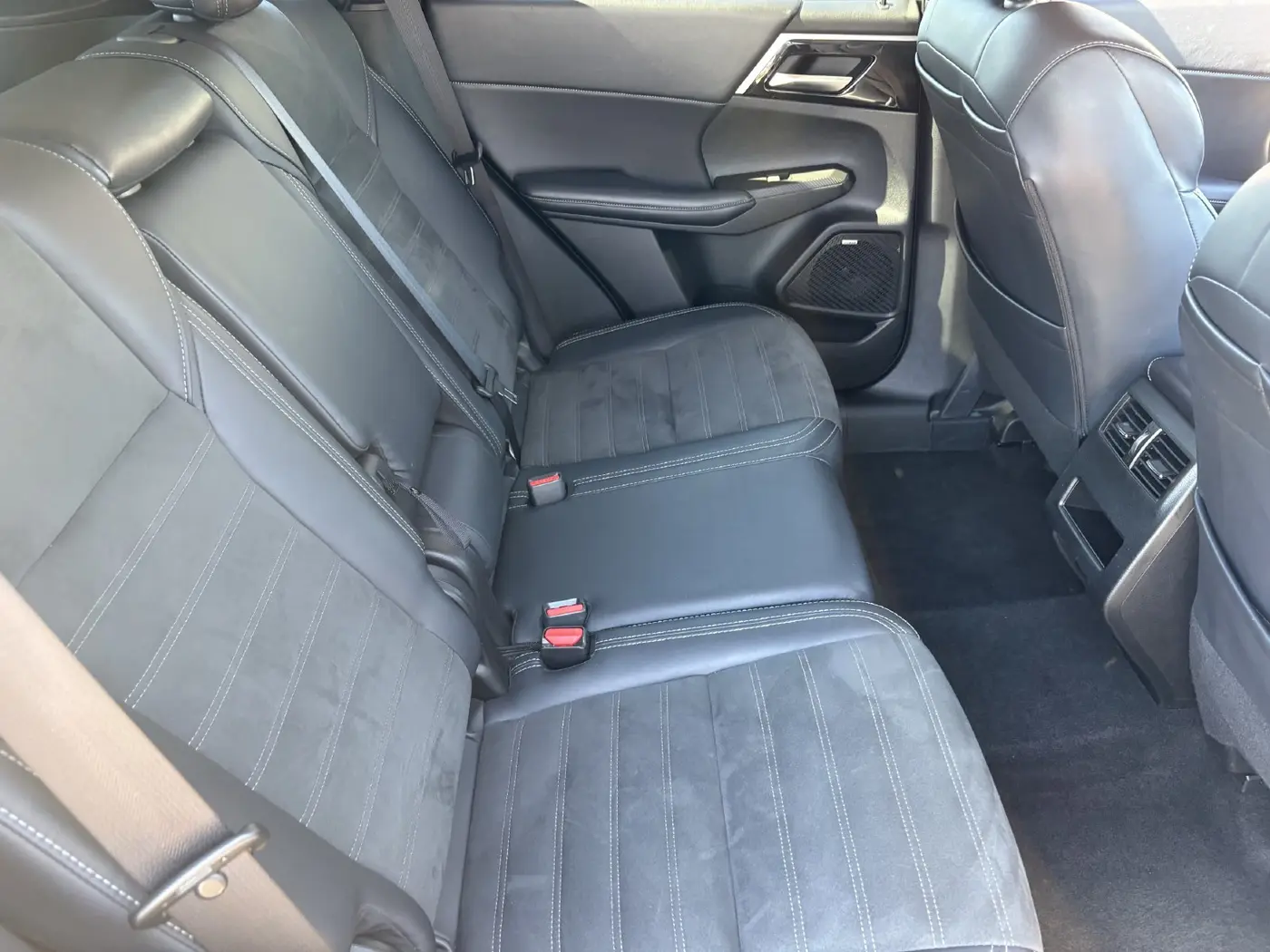 2025 Mitsubishi Outlander