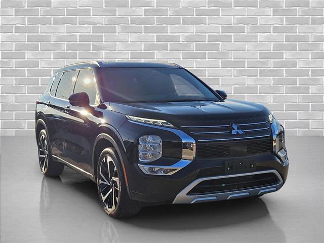 2023 Mitsubishi Outlander - $26,000