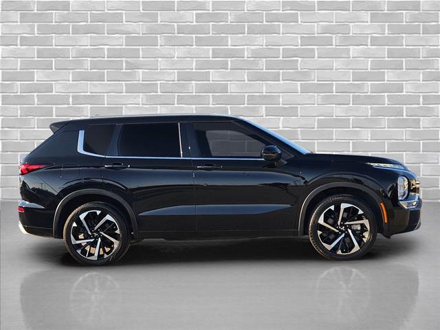 2023 Mitsubishi Outlander - $26,000