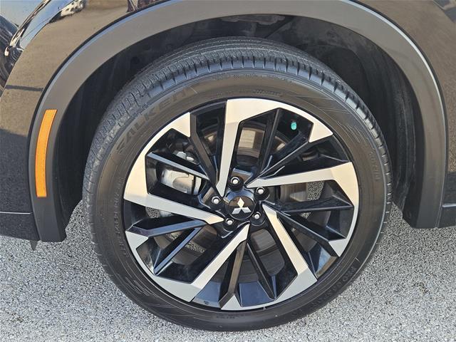 2023 Mitsubishi Outlander - $26,000