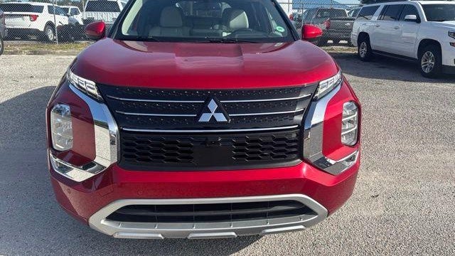 2023 Mitsubishi Outlander SE