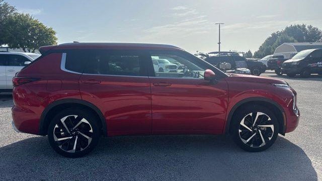 2023 Mitsubishi Outlander SE