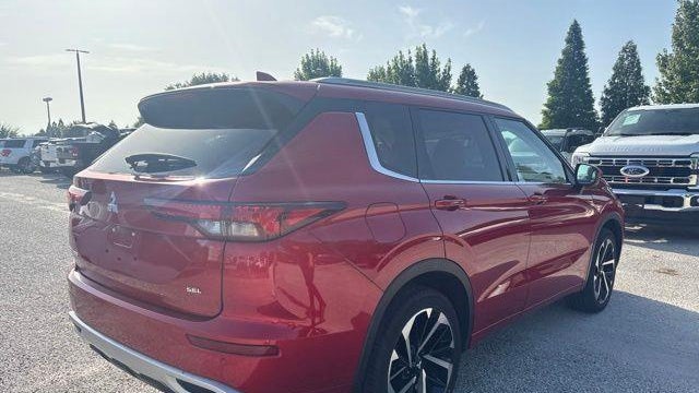 2023 Mitsubishi Outlander SE