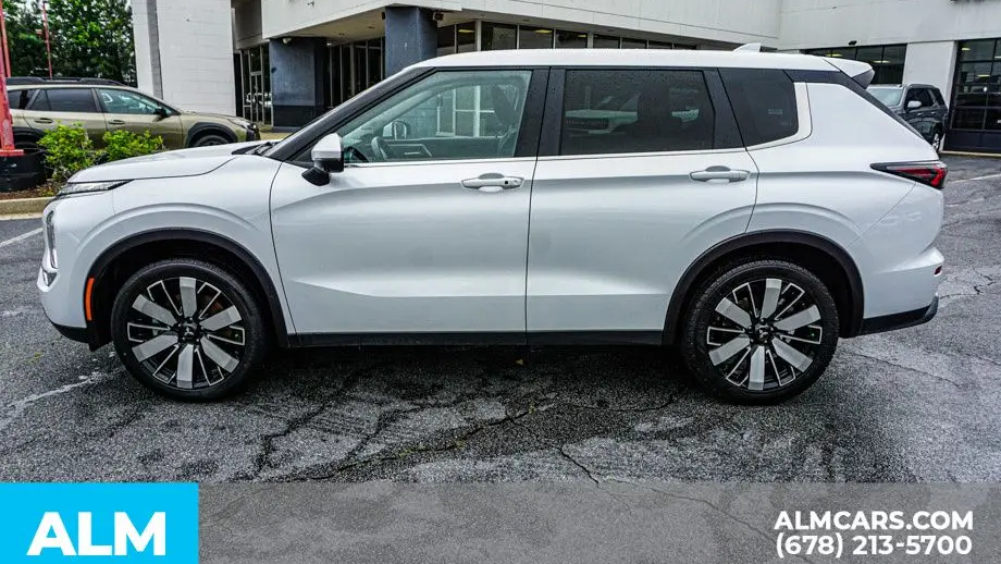 2025 Mitsubishi Outlander SE