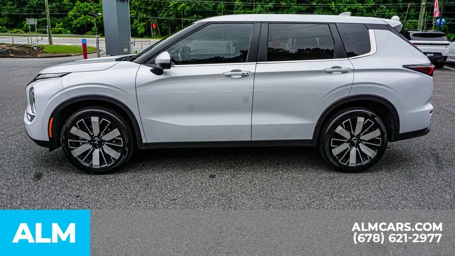 2025 Mitsubishi Outlander SE