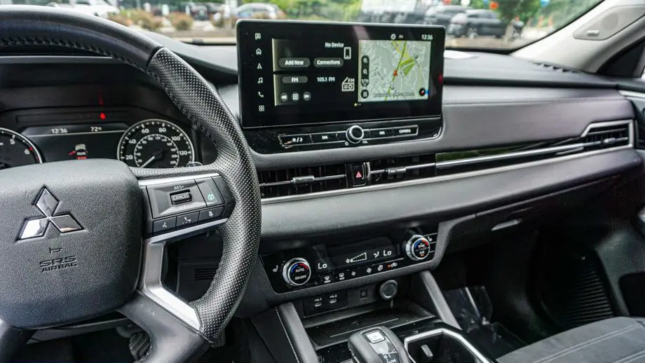 2025 Mitsubishi Outlander SE