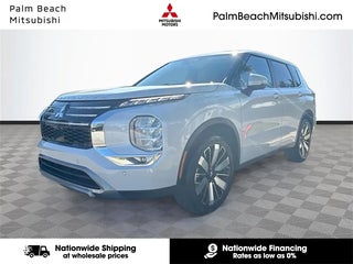 2026 Mitsubishi Outlander with White Diamond Exterior