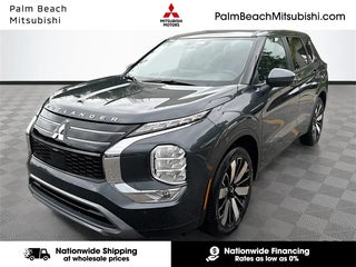 2026 Mitsubishi Outlander with Graphite Gray Exterior