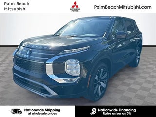 2026 Mitsubishi Outlander with Black Diamond Exterior