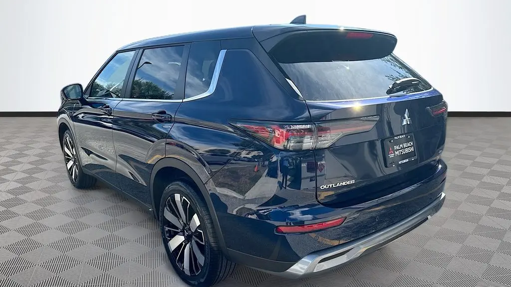 2026 Mitsubishi Outlander SE