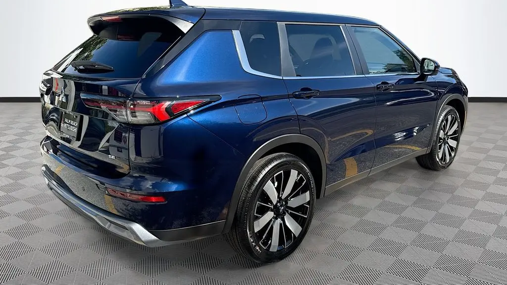 2026 Mitsubishi Outlander SE