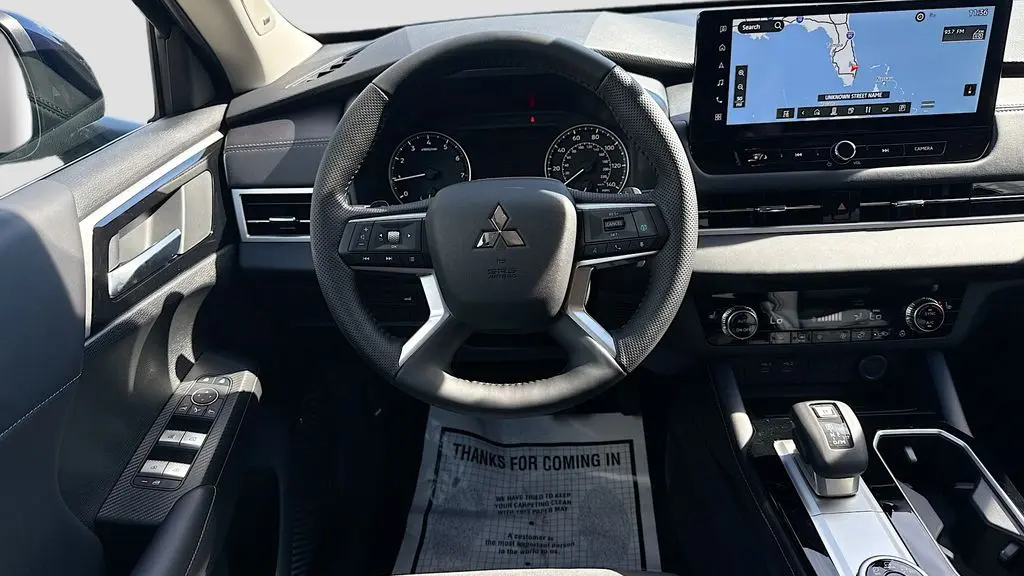 2026 Mitsubishi Outlander SE