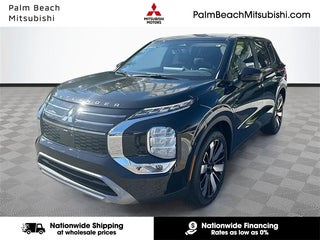 2026 Mitsubishi Outlander with Labrador Black Pearl Exterior