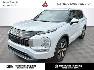 2026 Mitsubishi Outlander with White Diamond Exterior