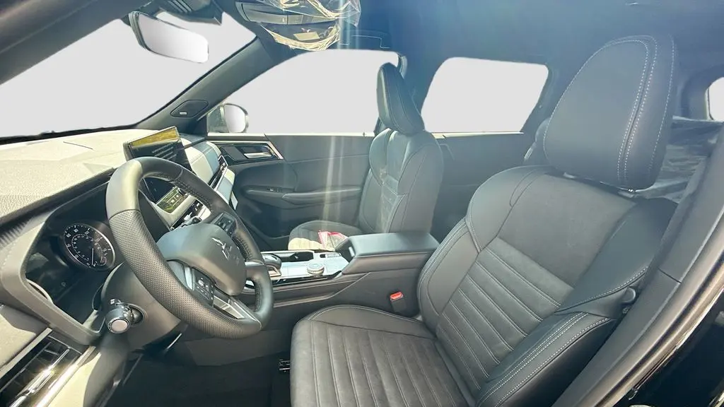2026 Mitsubishi Outlander LE