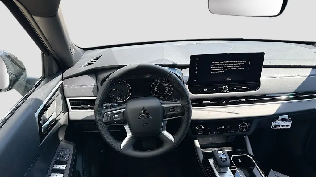 2026 Mitsubishi Outlander LE