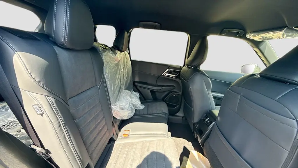 2026 Mitsubishi Outlander LE