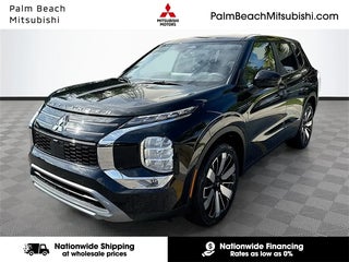 2026 Mitsubishi Outlander with Labrador Black Pearl Exterior