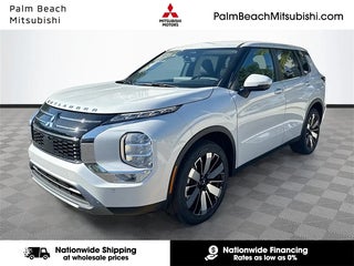 2026 Mitsubishi Outlander with White Diamond Exterior
