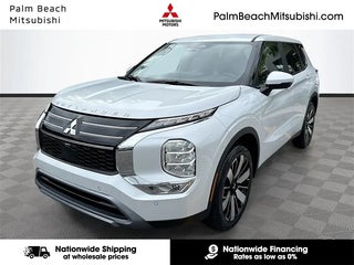 2026 Mitsubishi Outlander with White Diamond Exterior