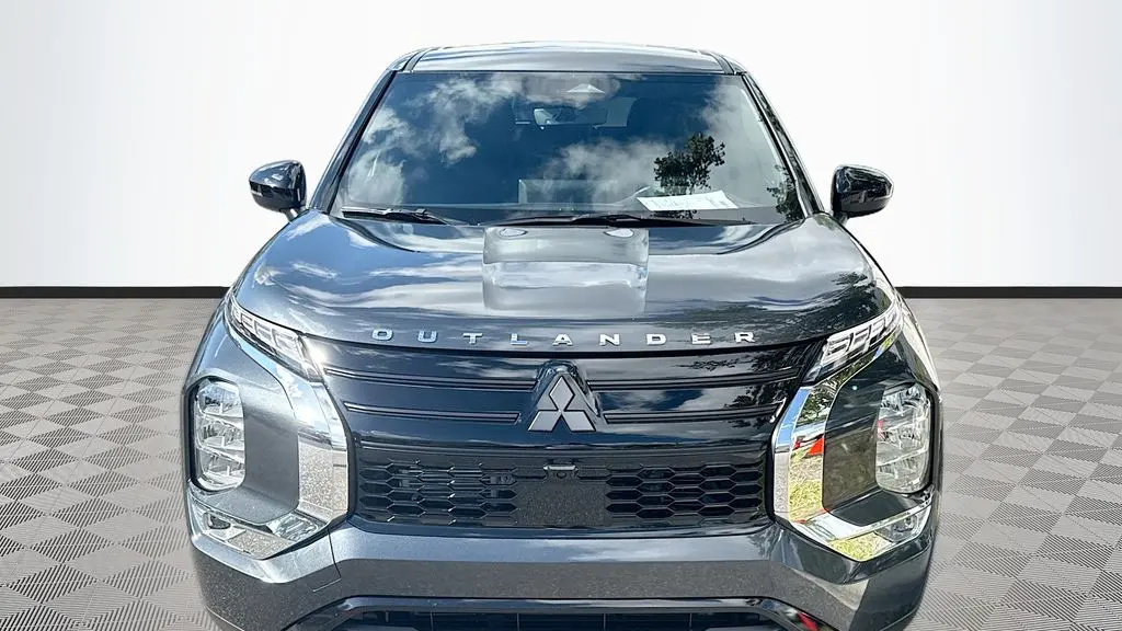 2026 Mitsubishi Outlander LE