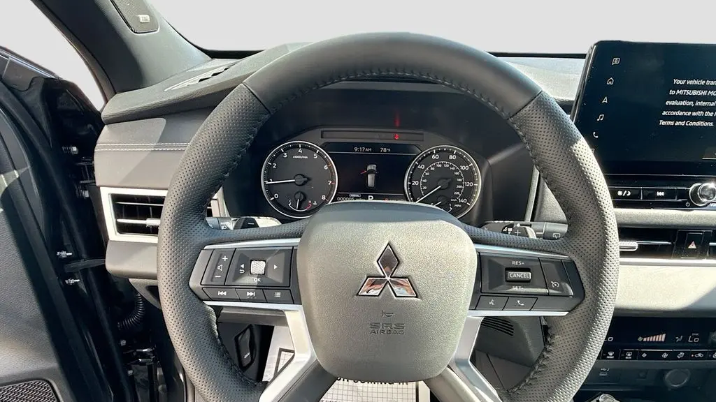 2026 Mitsubishi Outlander LE