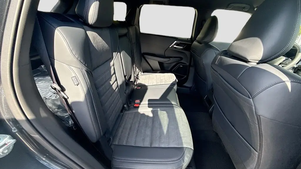 2026 Mitsubishi Outlander LE