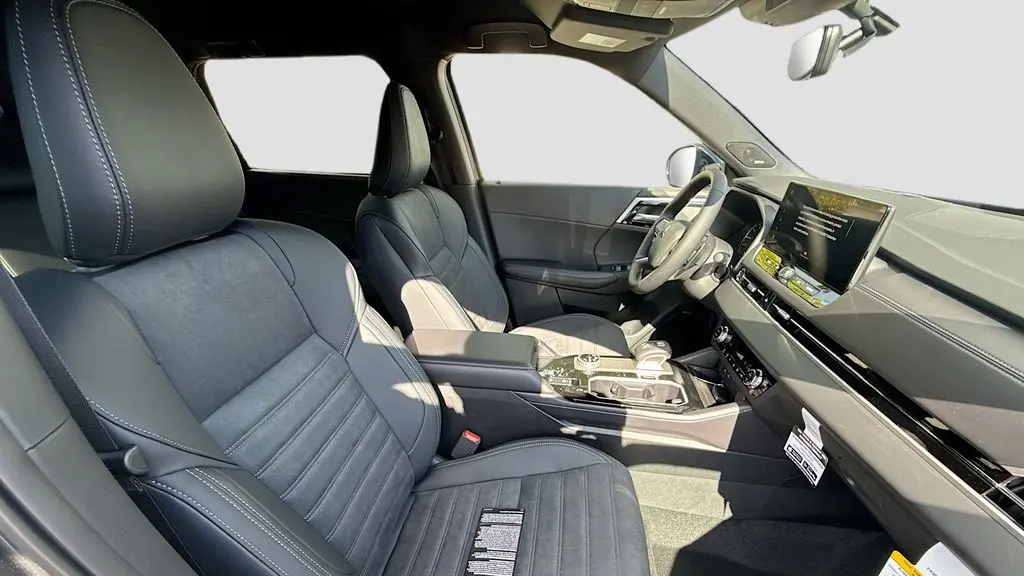 2026 Mitsubishi Outlander LE