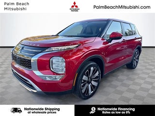 2026 Mitsubishi Outlander with Red Diamond Exterior