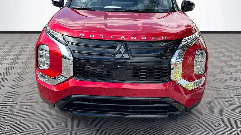 2026 Mitsubishi Outlander LE