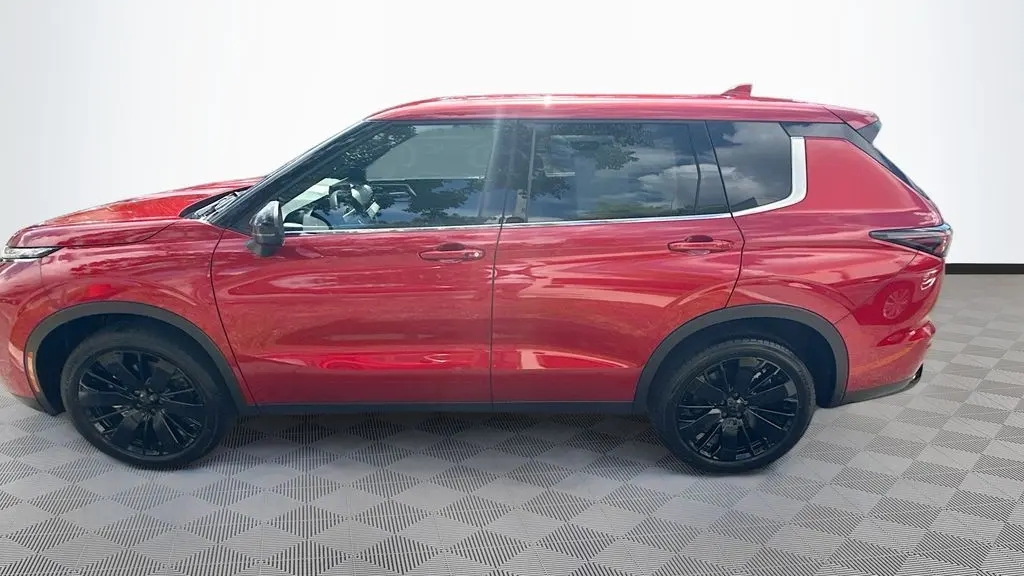 2026 Mitsubishi Outlander LE