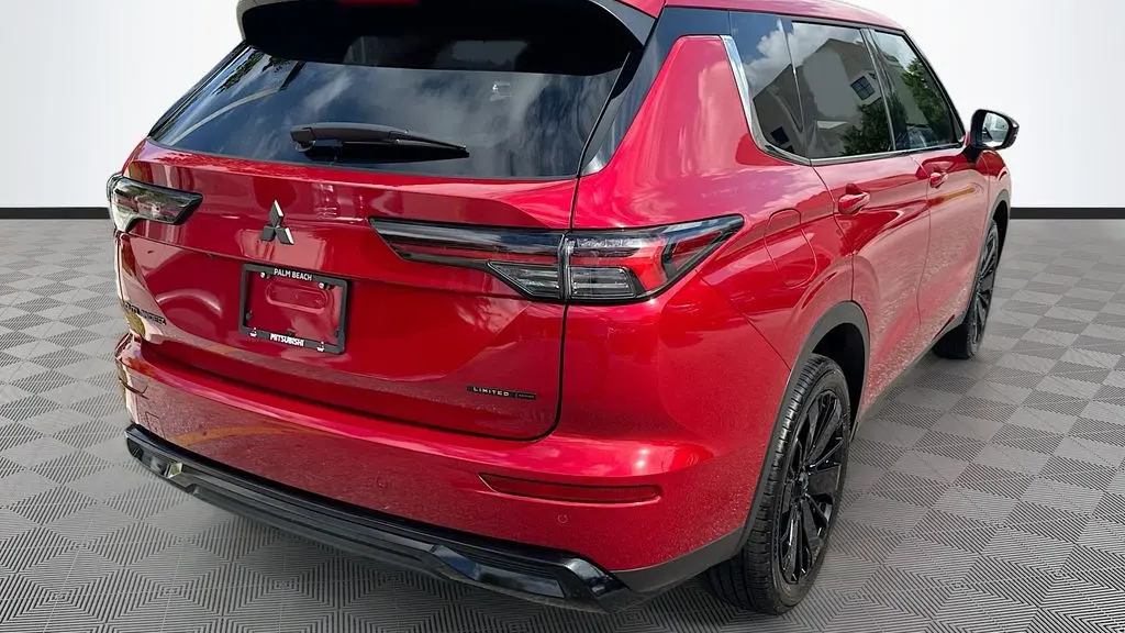 2026 Mitsubishi Outlander LE